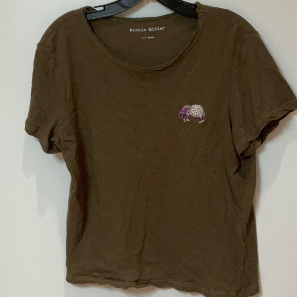 Nicole Miller green elephant tshirt, size small (3 for $15 item)